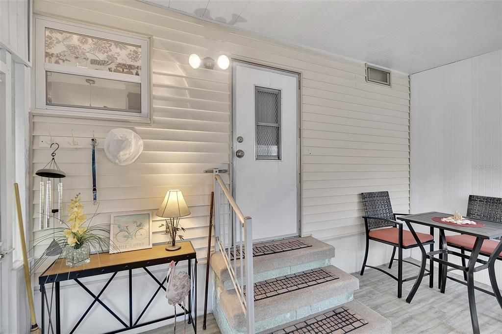 For Sale: $154,000 (2 beds, 2 baths, 1104 Square Feet)