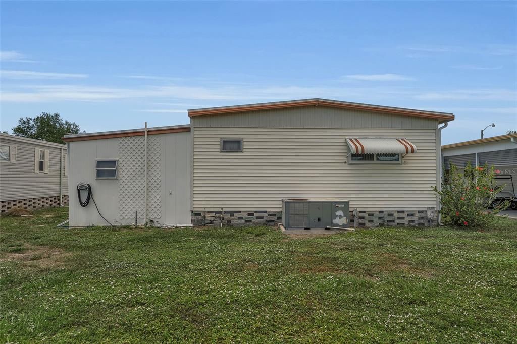 For Sale: $154,000 (2 beds, 2 baths, 1104 Square Feet)