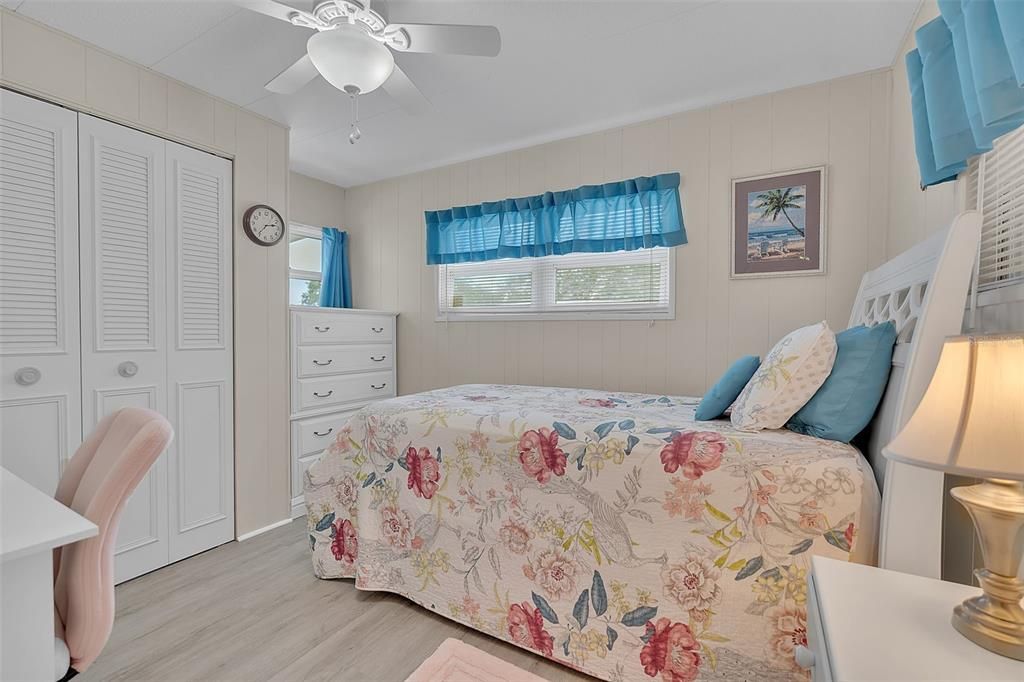 For Sale: $154,000 (2 beds, 2 baths, 1104 Square Feet)