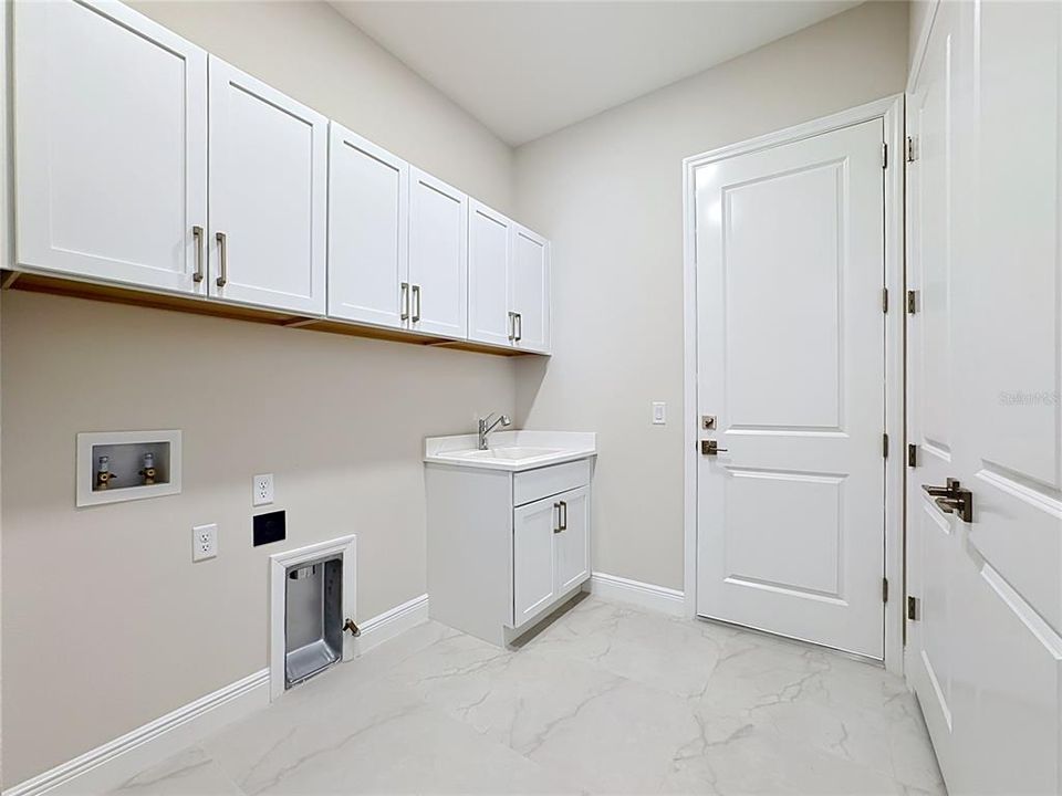 На продажу: $1,135,990 (3 спален, 2 ванн, 2920 Квадратных фут)