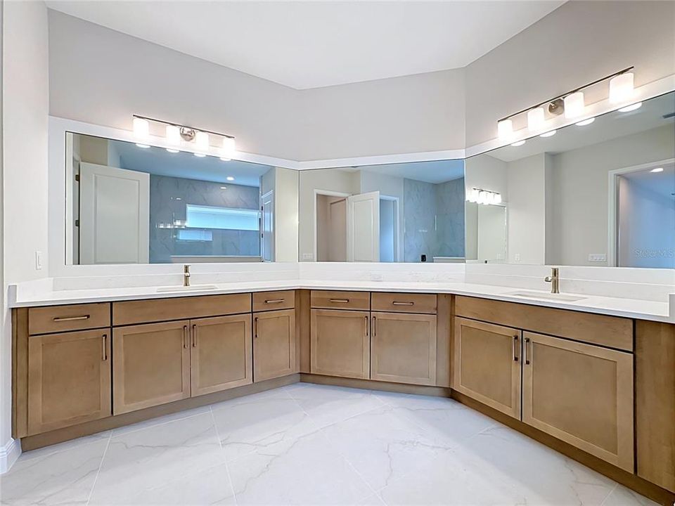 На продажу: $1,135,990 (3 спален, 2 ванн, 2920 Квадратных фут)