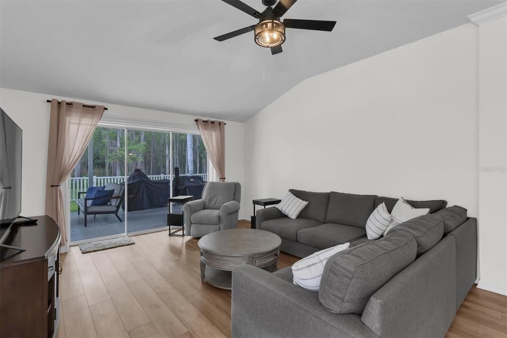 En Venta: $459,900 (3 camas, 2 baños, 1713 Pies cuadrados)