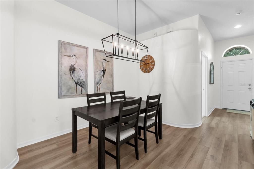 En Venta: $459,900 (3 camas, 2 baños, 1713 Pies cuadrados)