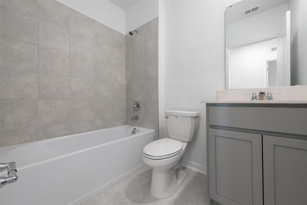 В аренду: $2,000 (3 спален, 2 ванн, 1432 Квадратных фут)