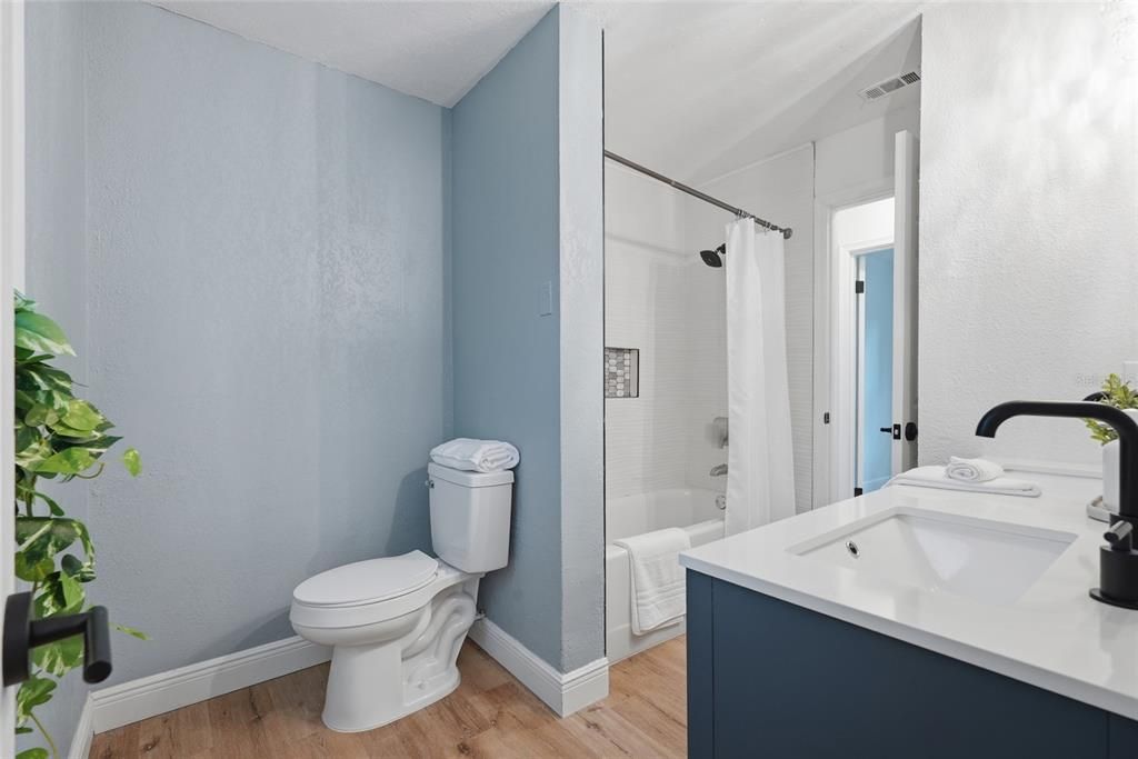 На продажу: $279,900 (3 спален, 1 ванн, 1248 Квадратных фут)