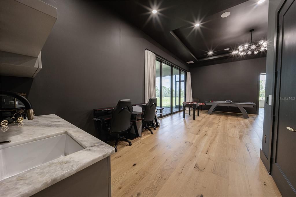 На продажу: $2,999,900 (4 спален, 5 ванн, 5402 Квадратных фут)