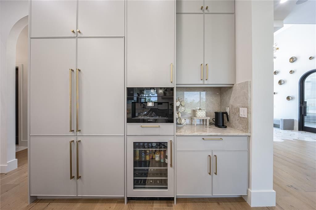 На продажу: $2,999,900 (4 спален, 5 ванн, 5402 Квадратных фут)