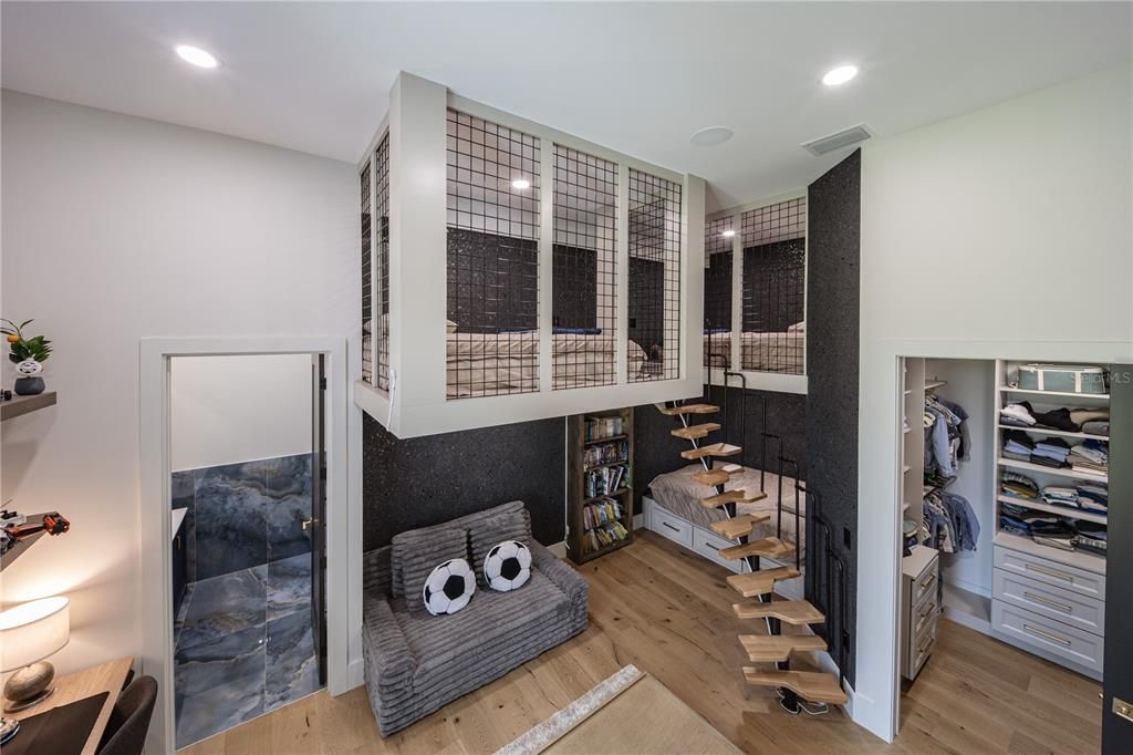 На продажу: $2,999,900 (4 спален, 5 ванн, 5402 Квадратных фут)