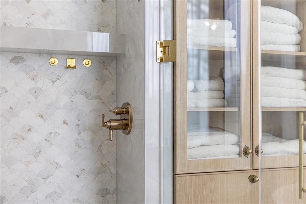 На продажу: $2,999,900 (4 спален, 5 ванн, 5402 Квадратных фут)