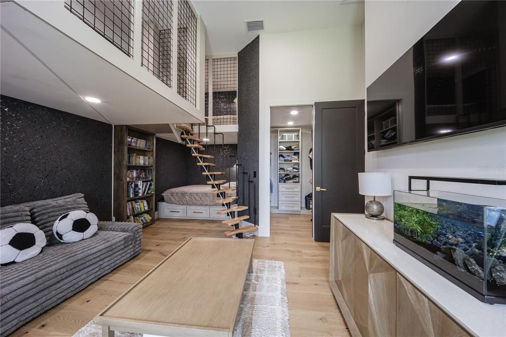 На продажу: $2,999,900 (4 спален, 5 ванн, 5402 Квадратных фут)