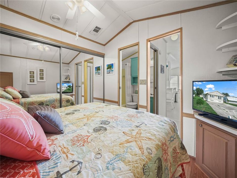 На продажу: $155,000 (1 спален, 2 ванн, 1080 Квадратных фут)