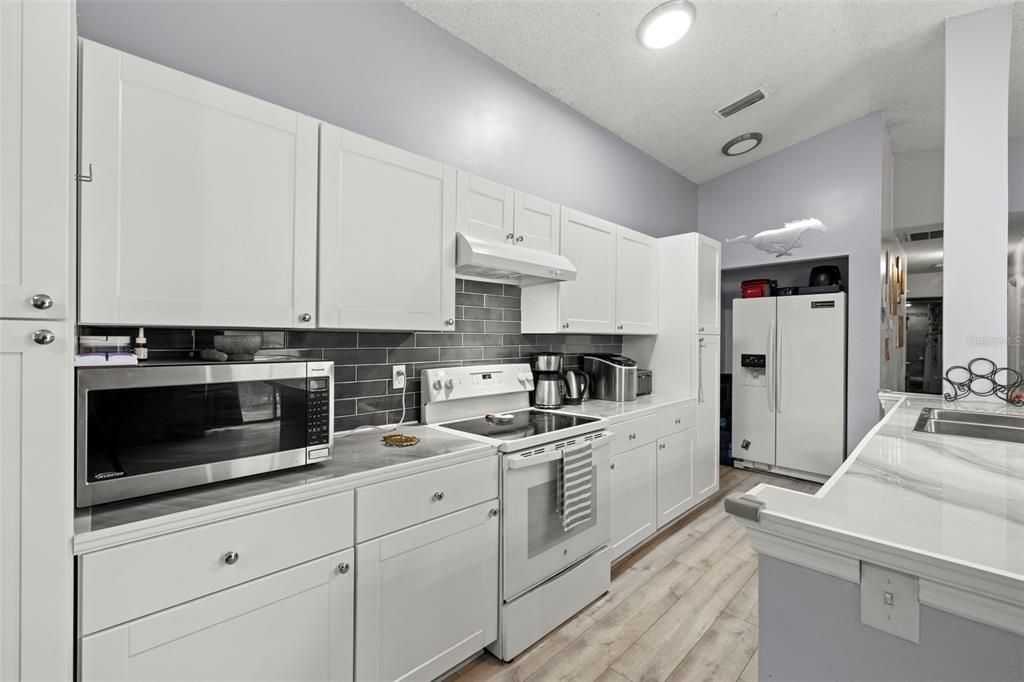 For Sale: $419,000 (3 beds, 2 baths, 1379 Square Feet)