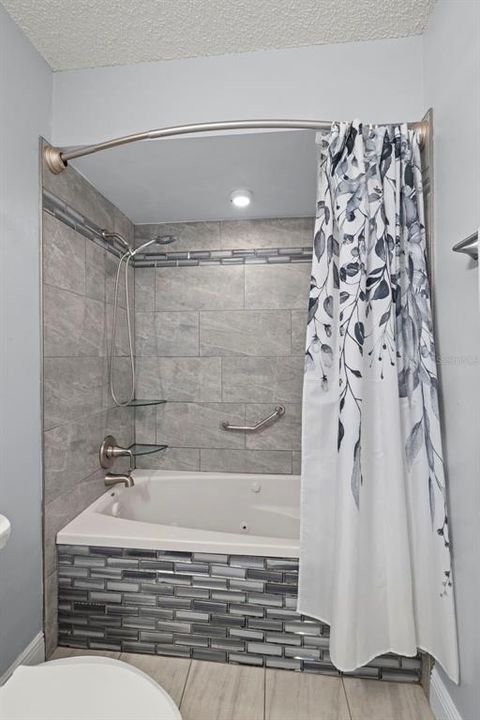 For Sale: $419,000 (3 beds, 2 baths, 1379 Square Feet)