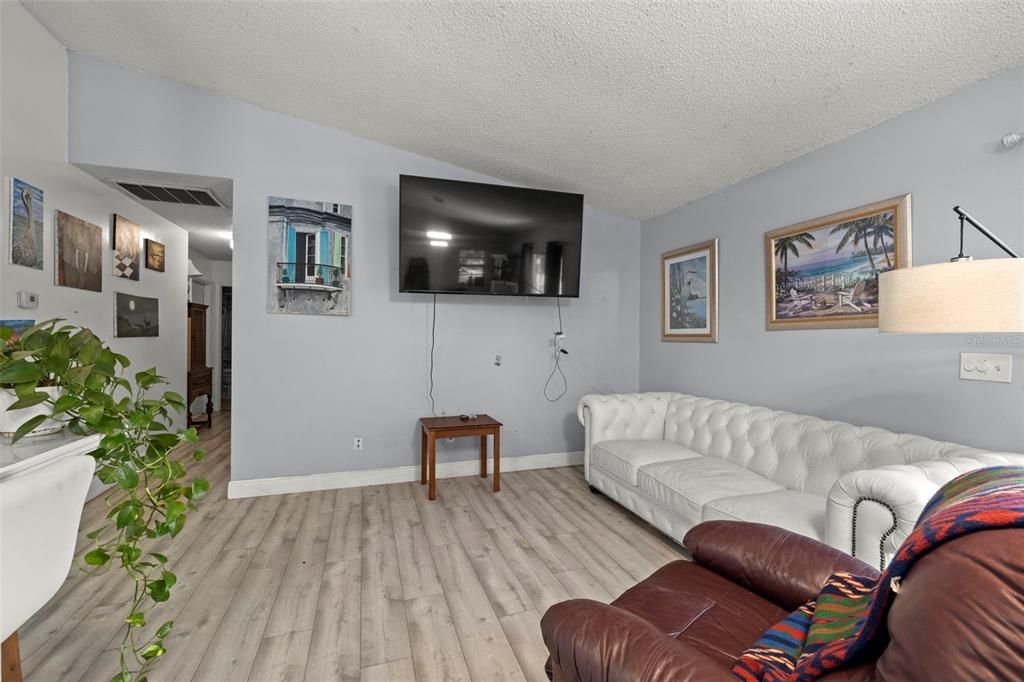 For Sale: $419,000 (3 beds, 2 baths, 1379 Square Feet)