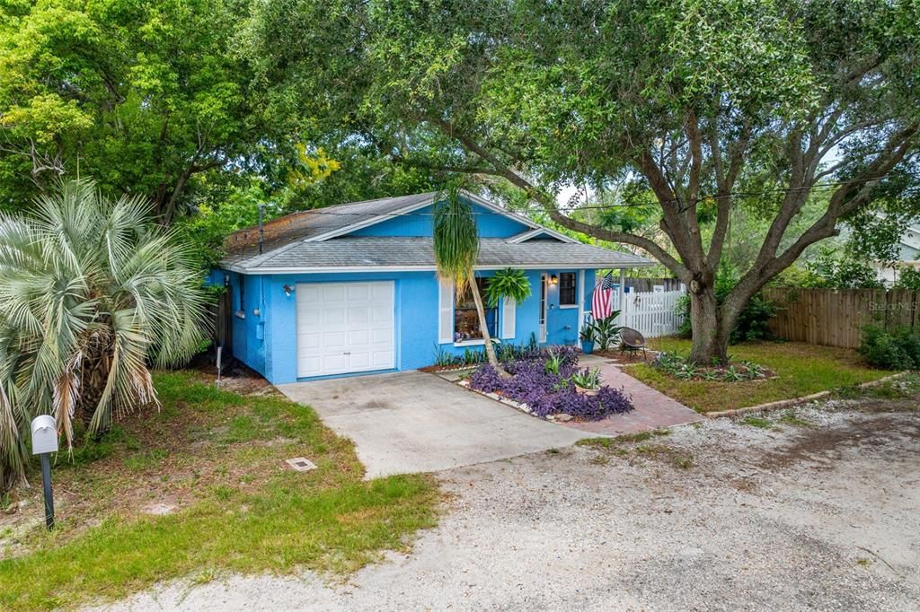 For Sale: $419,000 (3 beds, 2 baths, 1379 Square Feet)