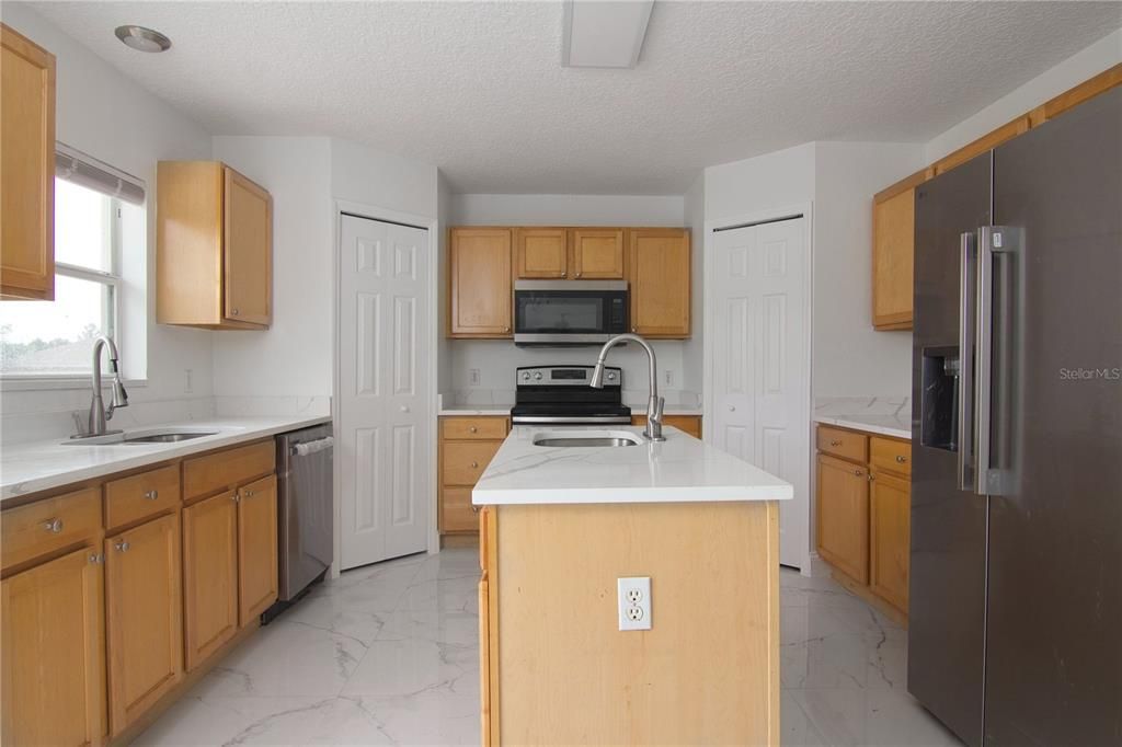 В аренду: $2,750 (4 спален, 2 ванн, 2971 Квадратных фут)