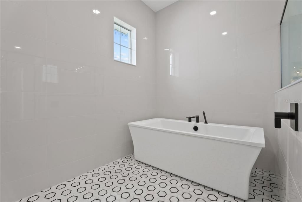 For Sale: $1,675,000 (4 beds, 4 baths, 3604 Square Feet)