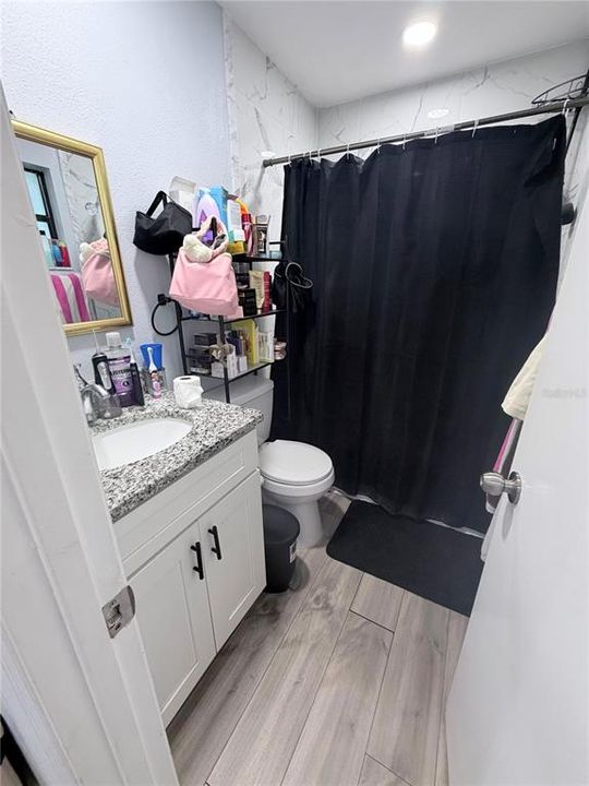 For Sale: $215,000 (2 beds, 2 baths, 1044 Square Feet)