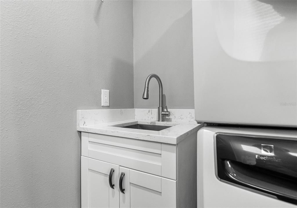 For Rent: $3,750 (2 beds, 2 baths, 1424 Square Feet)