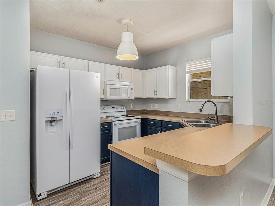 В аренду: $1,850 (2 спален, 2 ванн, 1398 Квадратных фут)