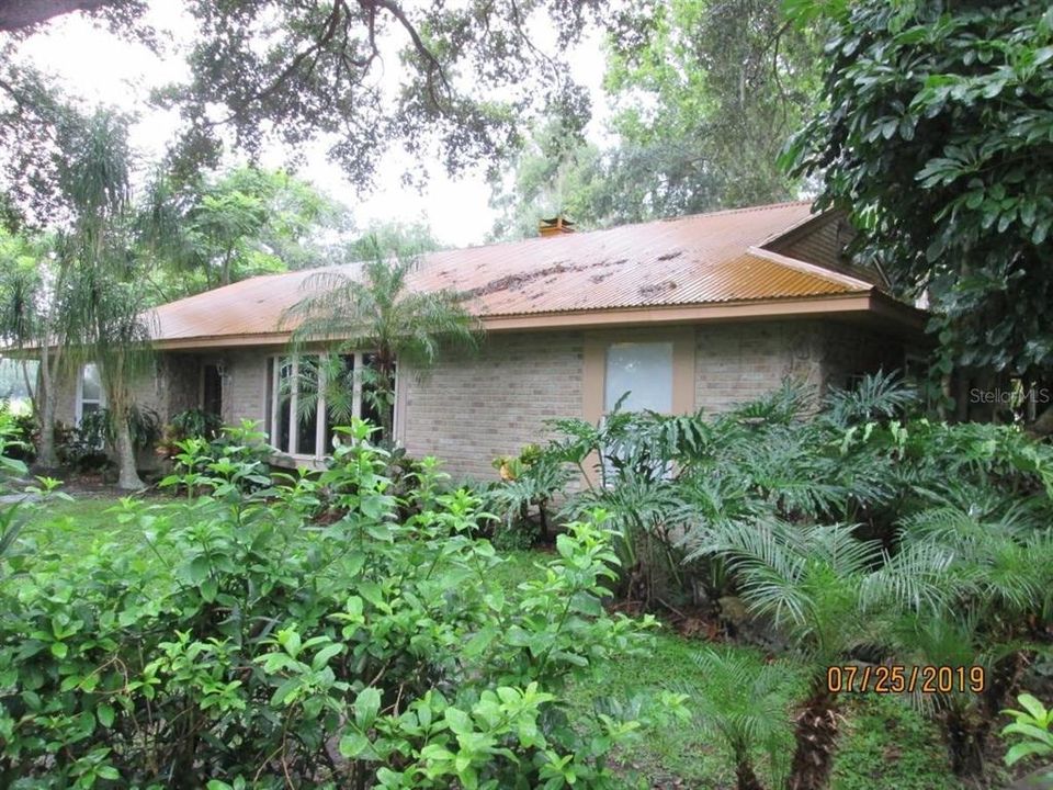 En Venta: $1,938,000 (6.46 acres)