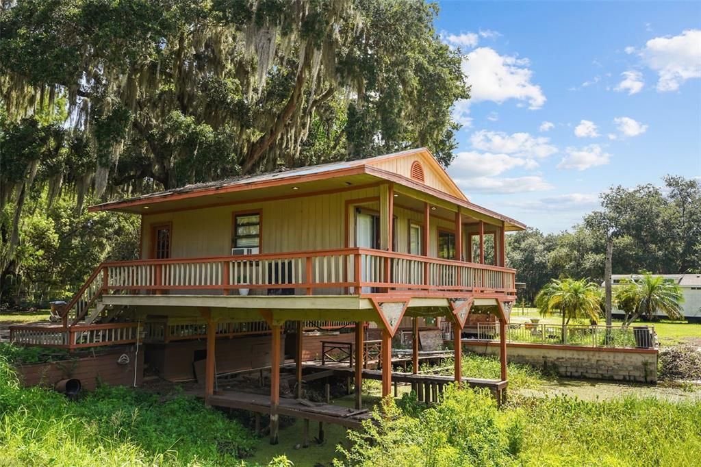 En Venta: $1,938,000 (6.46 acres)