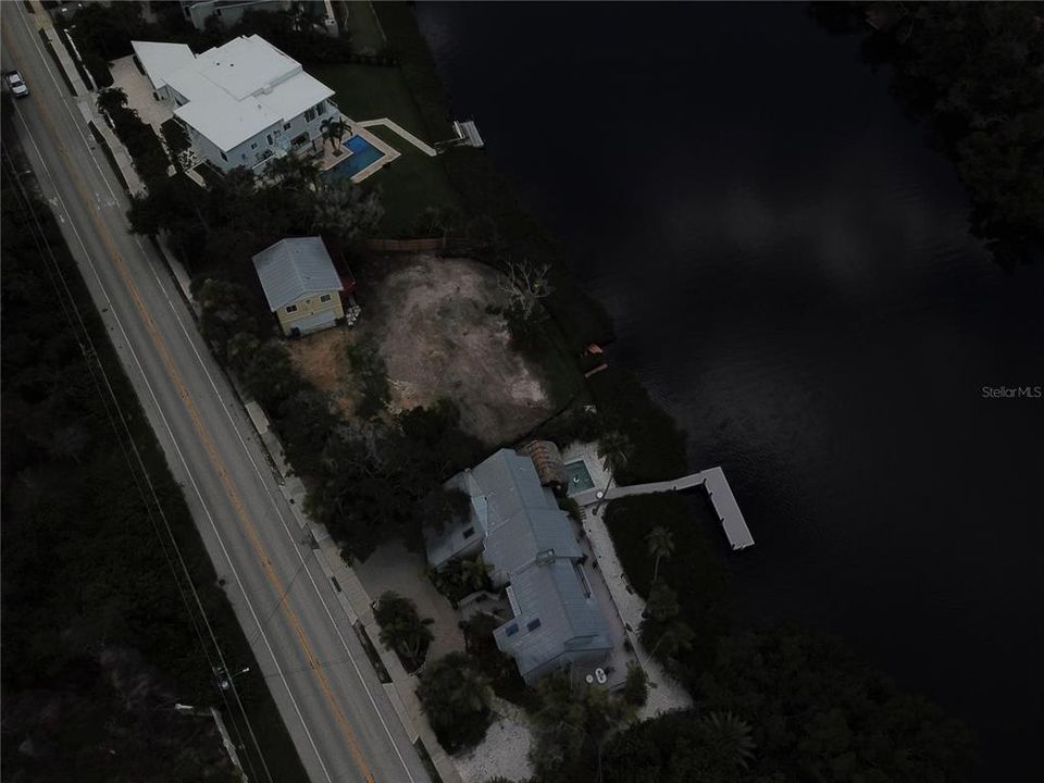 En Venta: $949,000 (0.32 acres)