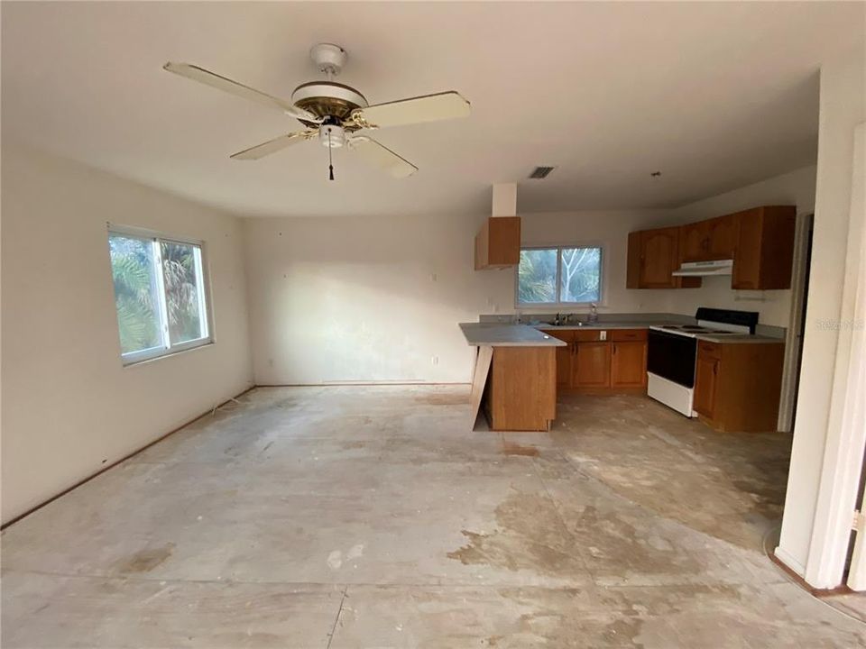 For Sale: $989,000 (0.32 acres)