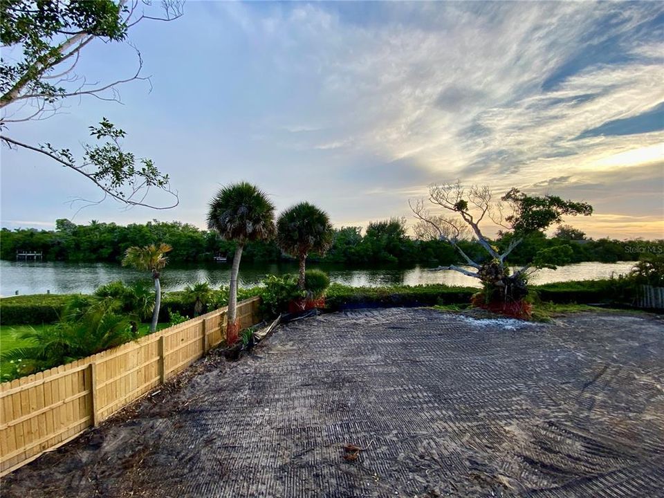 For Sale: $989,000 (0.32 acres)