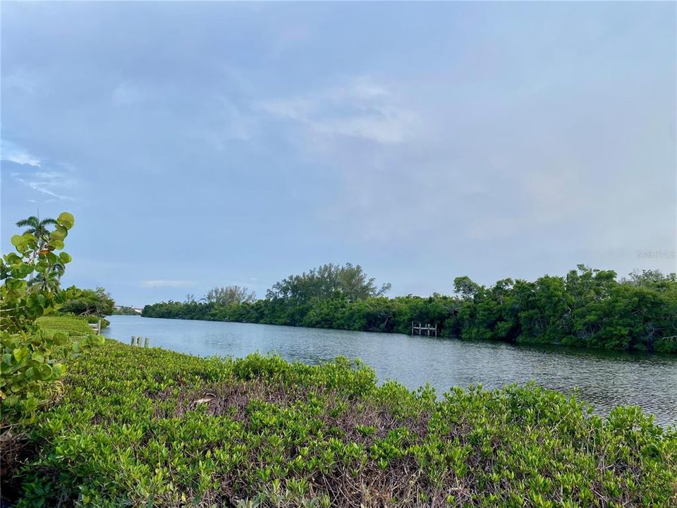 For Sale: $989,000 (0.32 acres)