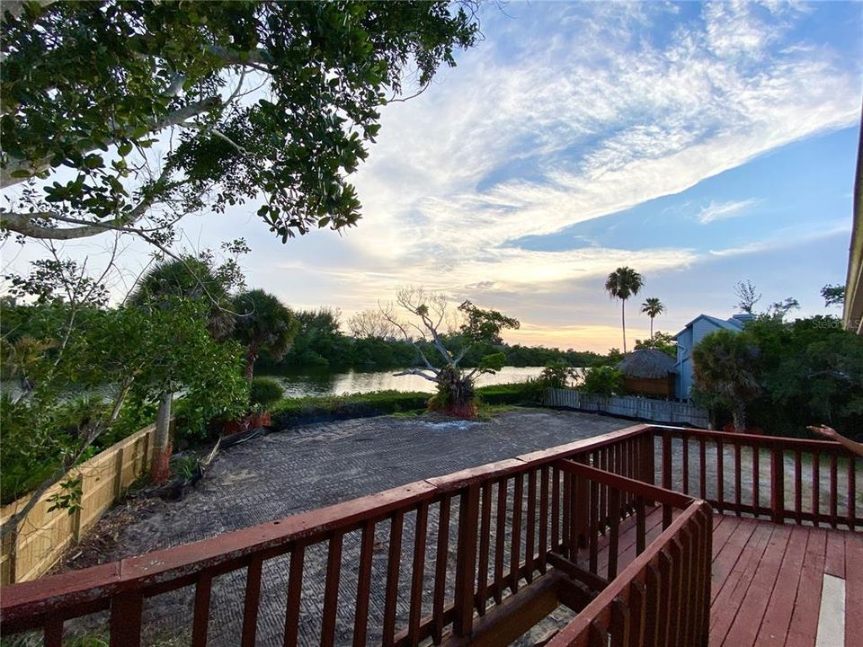 For Sale: $989,000 (0.32 acres)