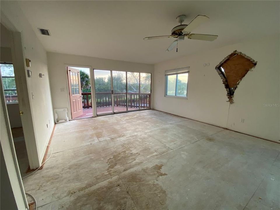 For Sale: $989,000 (0.32 acres)