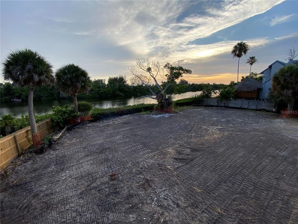 For Sale: $989,000 (0.32 acres)