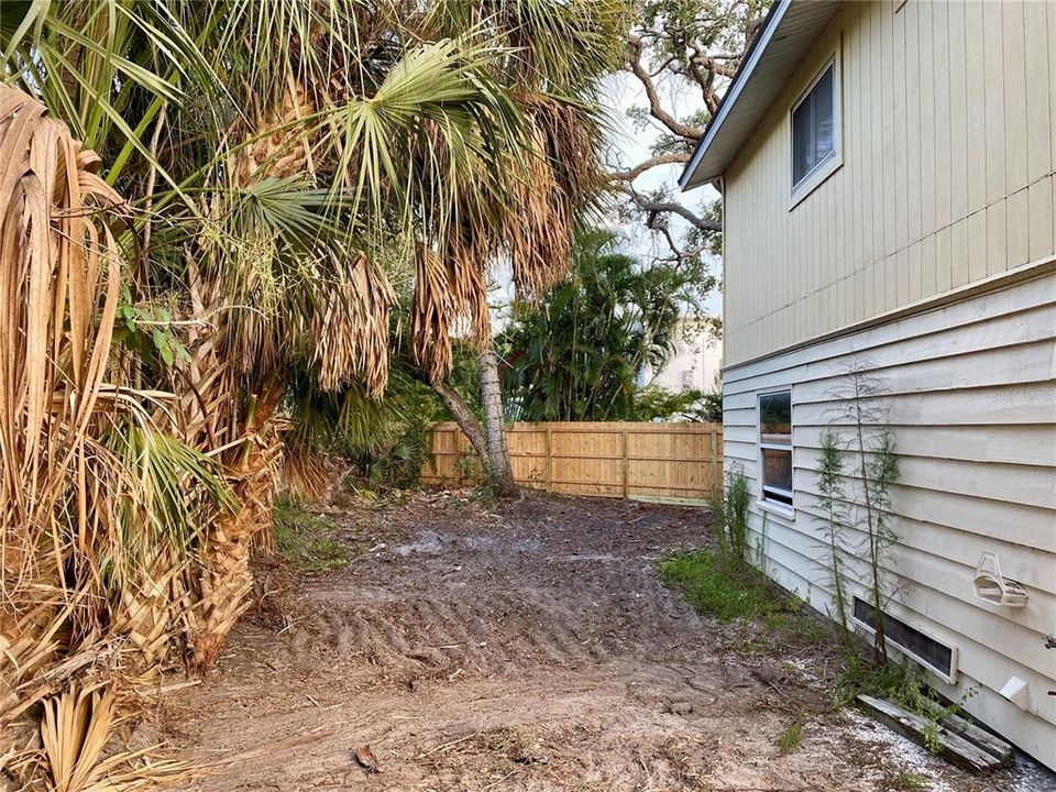 For Sale: $989,000 (0.32 acres)
