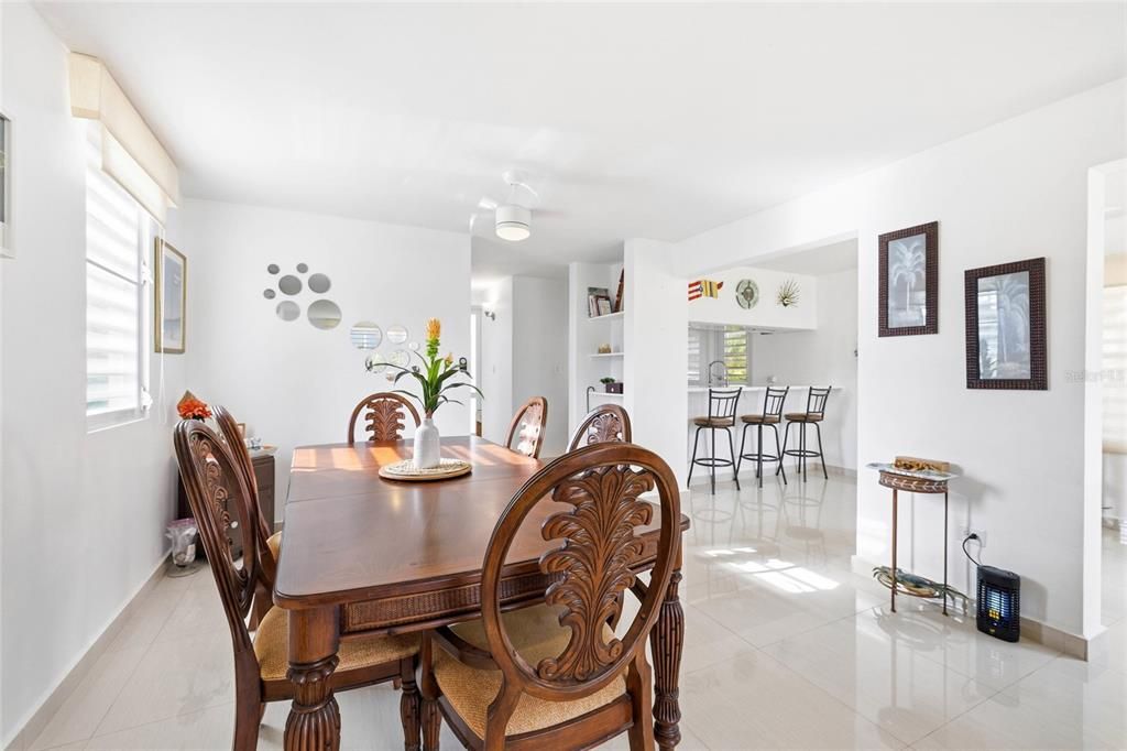 На продажу: $429,000 (3 спален, 2 ванн, 1700 Квадратных фут)