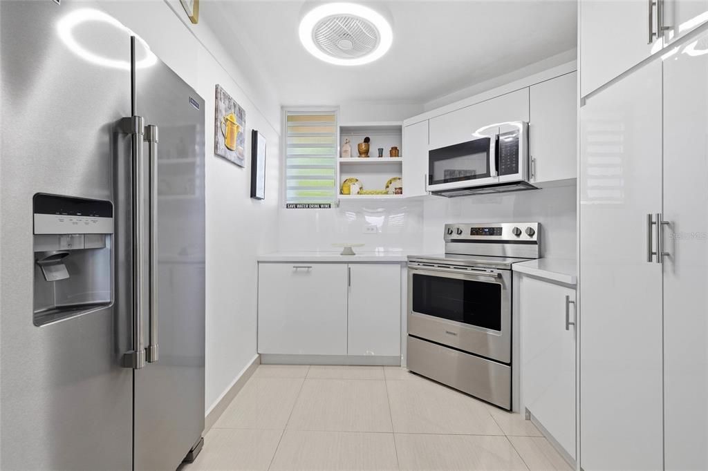 На продажу: $429,000 (3 спален, 2 ванн, 1700 Квадратных фут)