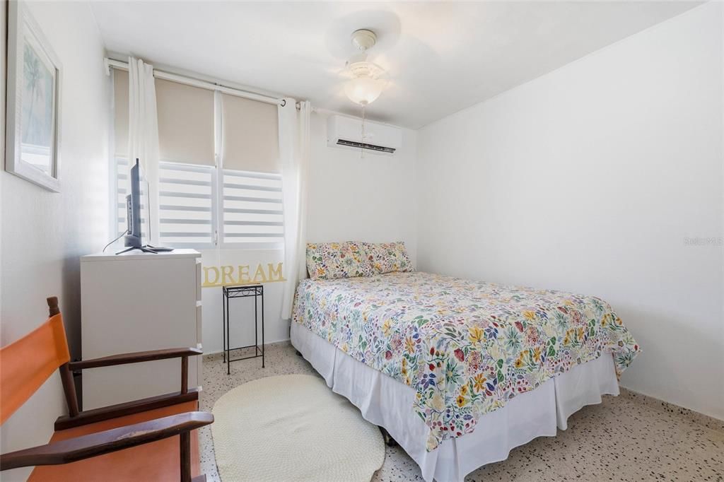 На продажу: $429,000 (3 спален, 2 ванн, 1700 Квадратных фут)