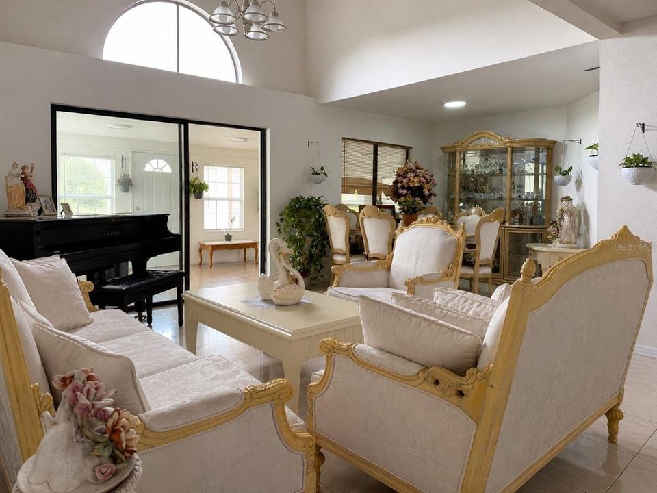 For Sale: $450,000 (4 beds, 2 baths, 2070 Square Feet)