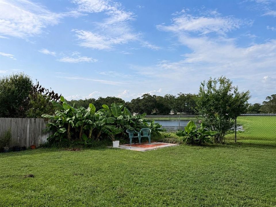 For Sale: $450,000 (4 beds, 2 baths, 2070 Square Feet)