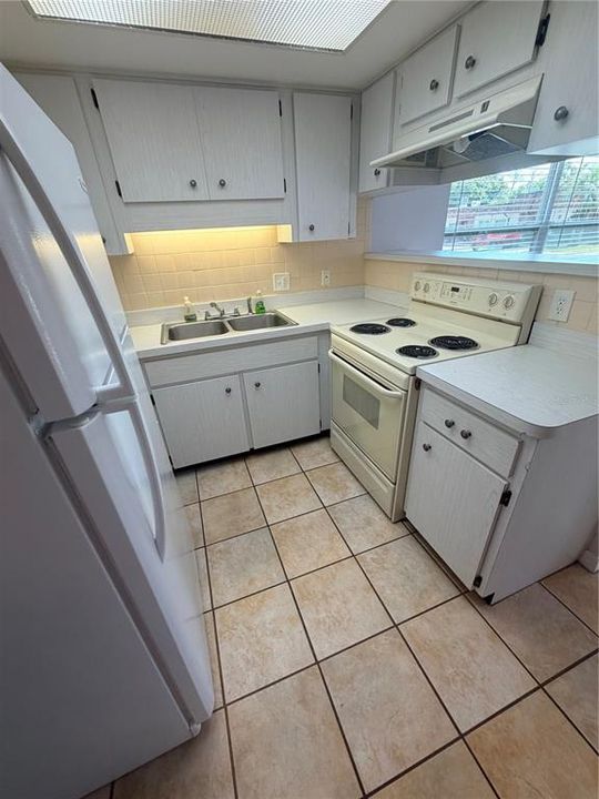 En Renta: $1,299 (2 camas, 1 baños, 825 Pies cuadrados)