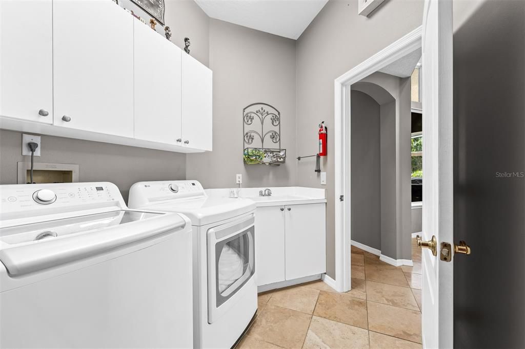 En Venta: $1,799,000 (4 camas, 3 baños, 3206 Pies cuadrados)