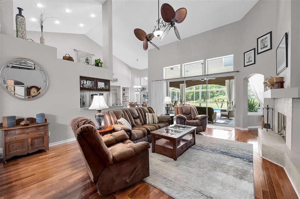 En Venta: $1,799,000 (4 camas, 3 baños, 3206 Pies cuadrados)