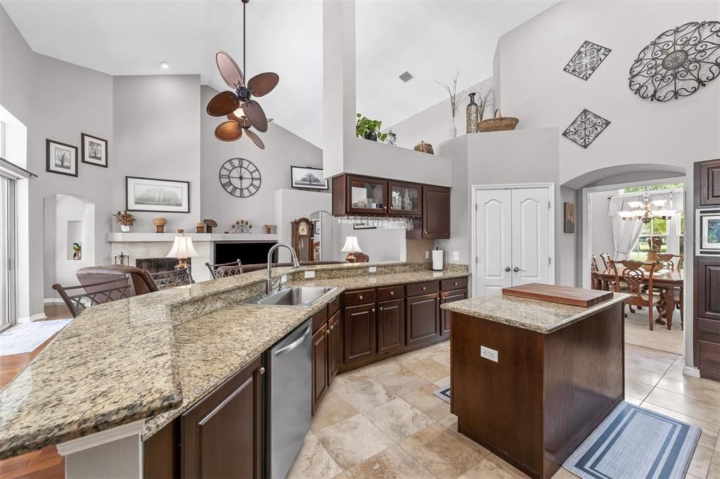 En Venta: $1,799,000 (4 camas, 3 baños, 3206 Pies cuadrados)