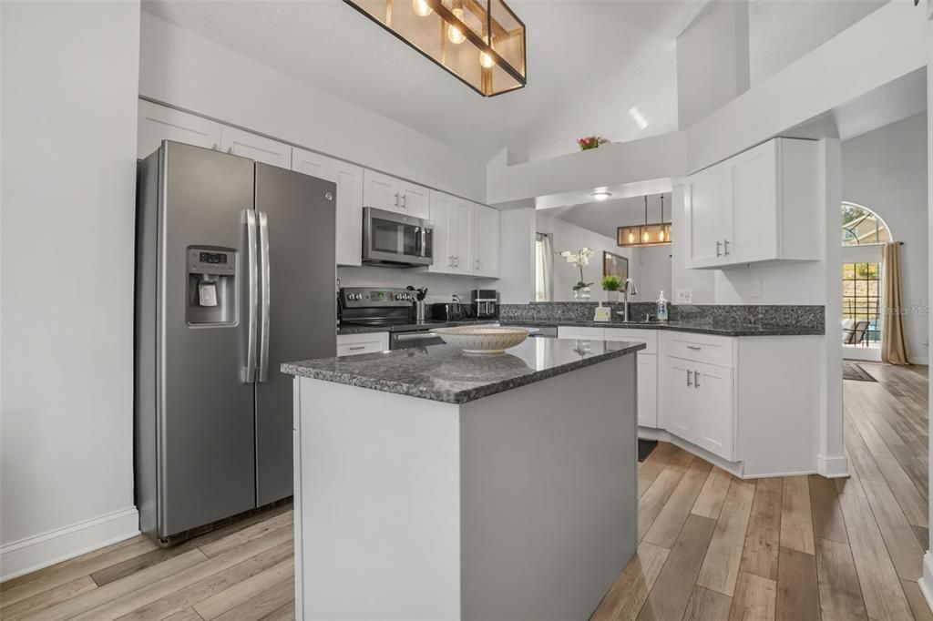 На продажу: $489,900 (3 спален, 2 ванн, 1550 Квадратных фут)