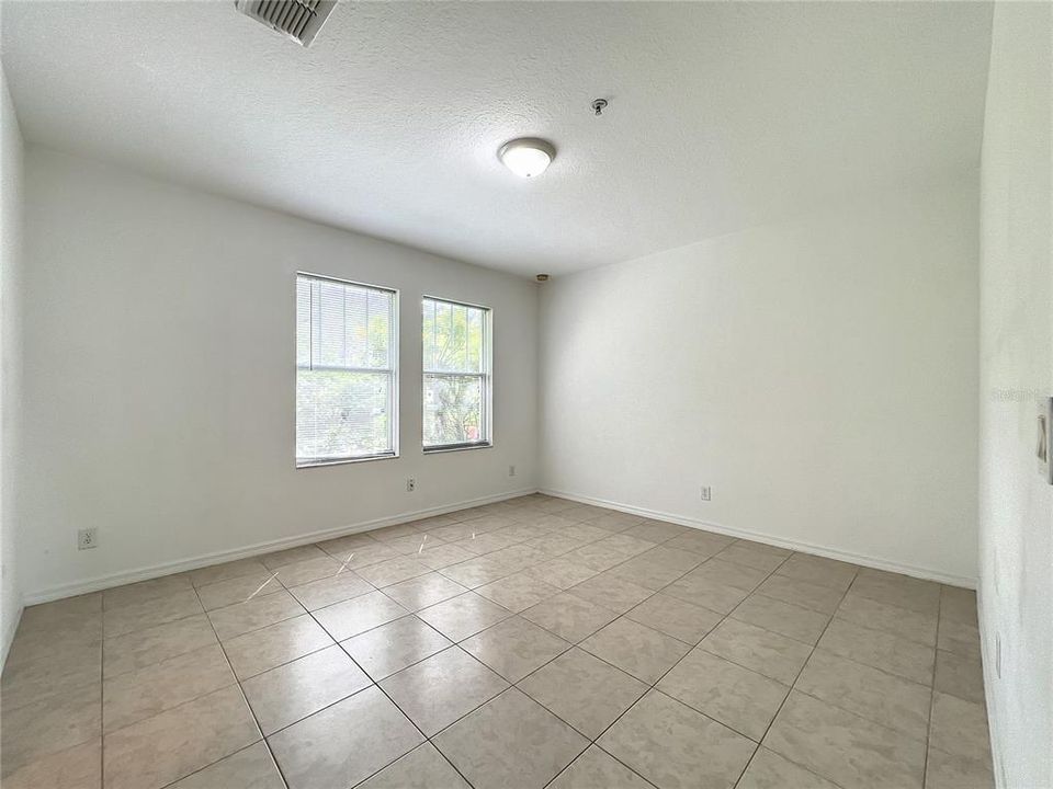 En Renta: $2,400 (4 camas, 2 baños, 1675 Pies cuadrados)