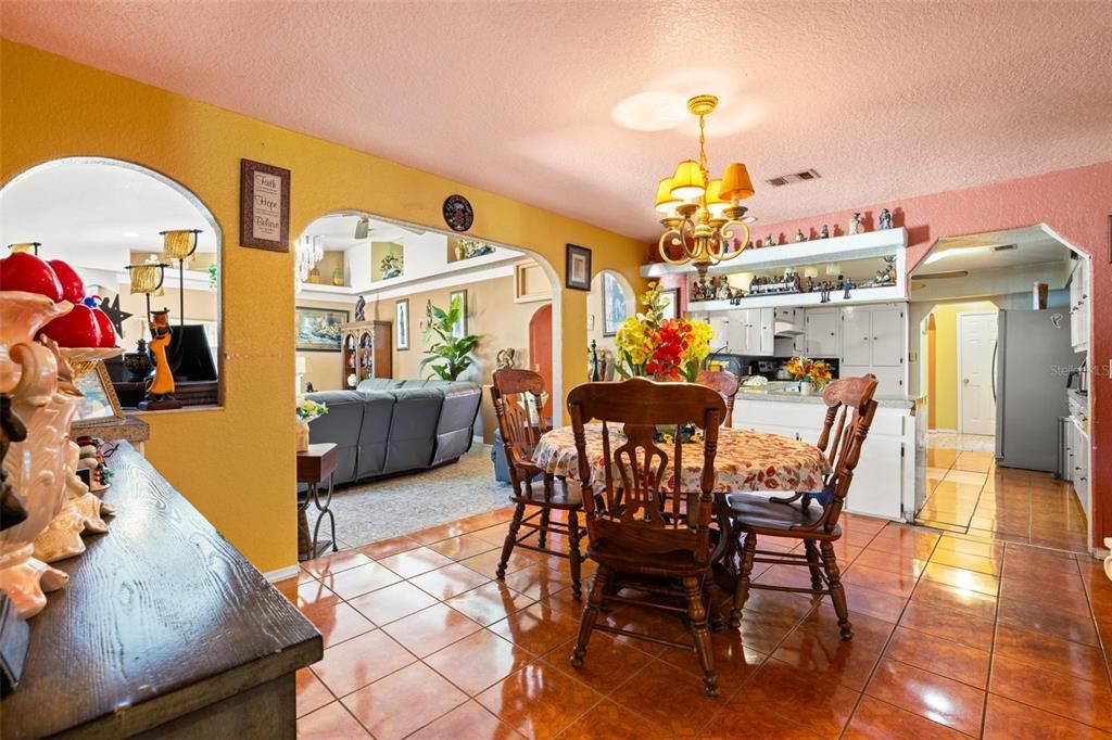 На продажу: $249,000 (3 спален, 2 ванн, 2294 Квадратных фут)
