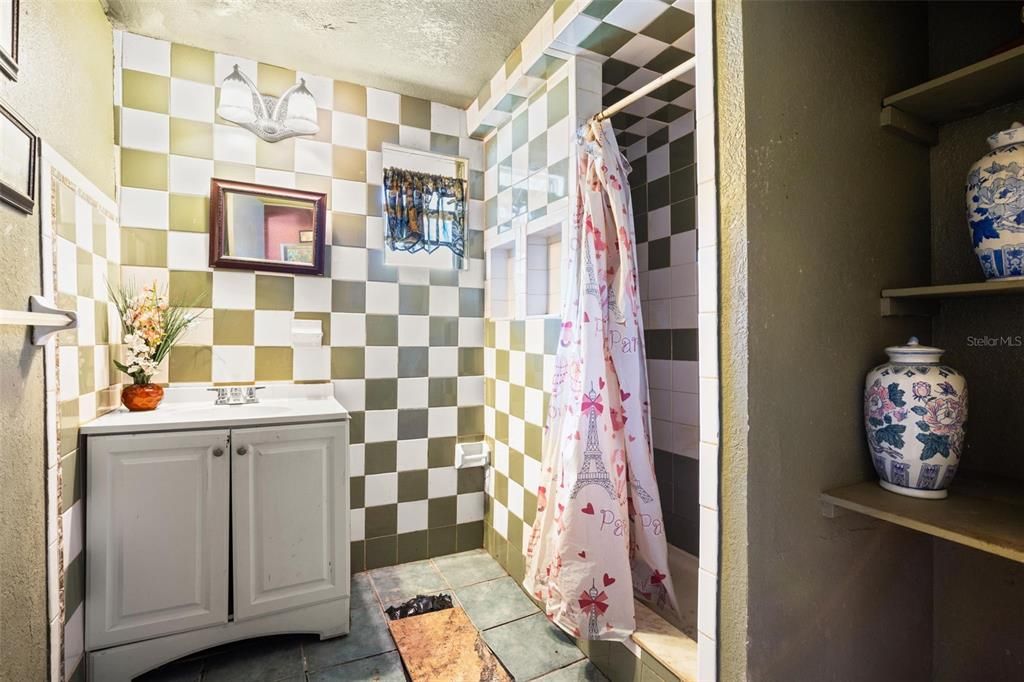 На продажу: $249,000 (3 спален, 2 ванн, 2294 Квадратных фут)