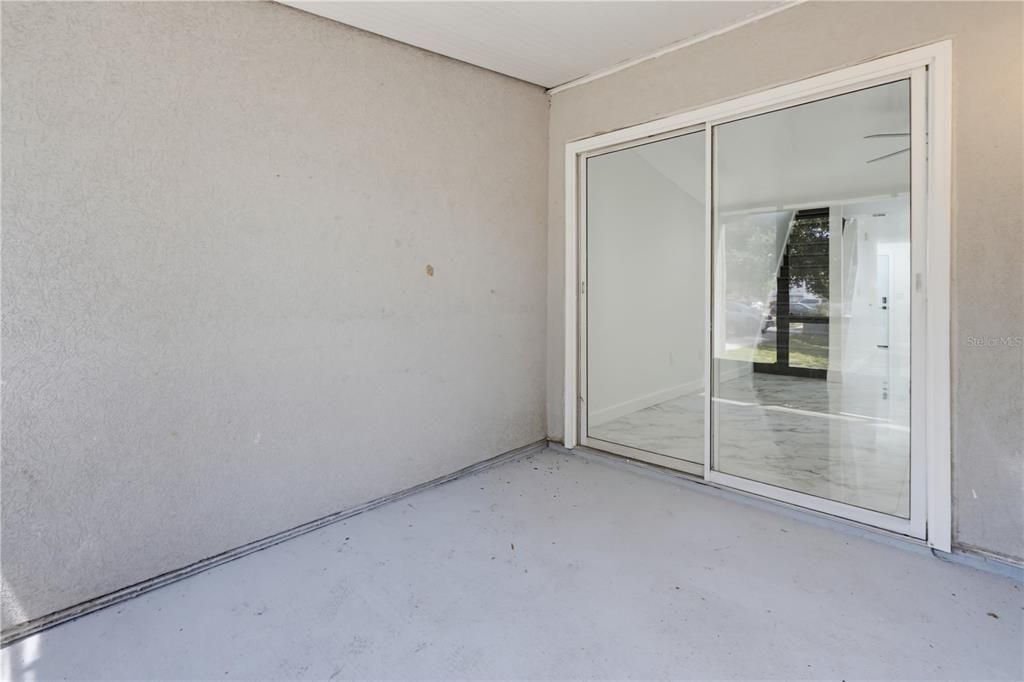 На продажу: $229,900 (2 спален, 2 ванн, 1018 Квадратных фут)
