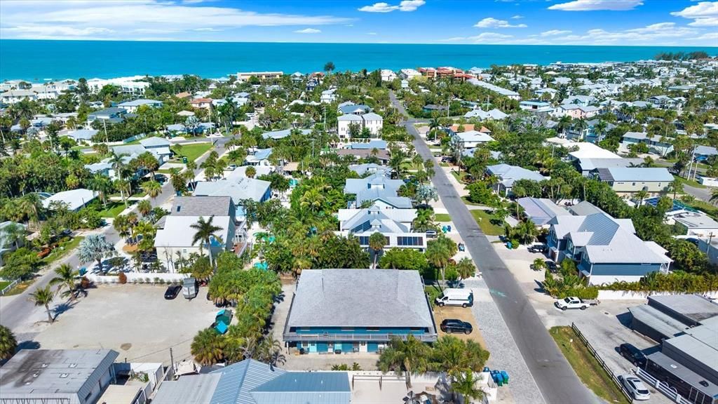 For Sale: $399,000 (1 beds, 1 baths, 660 Square Feet)
