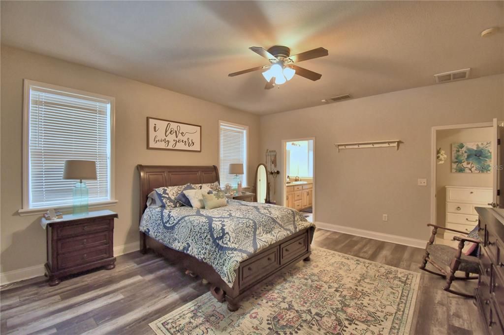 For Sale: $574,900 (4 beds, 3 baths, 3206 Square Feet)